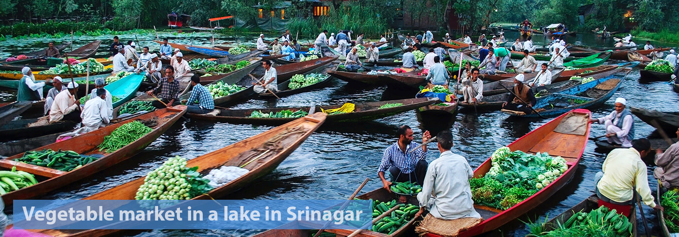 fomous_market_lake_in_Srinagar_Kashmir